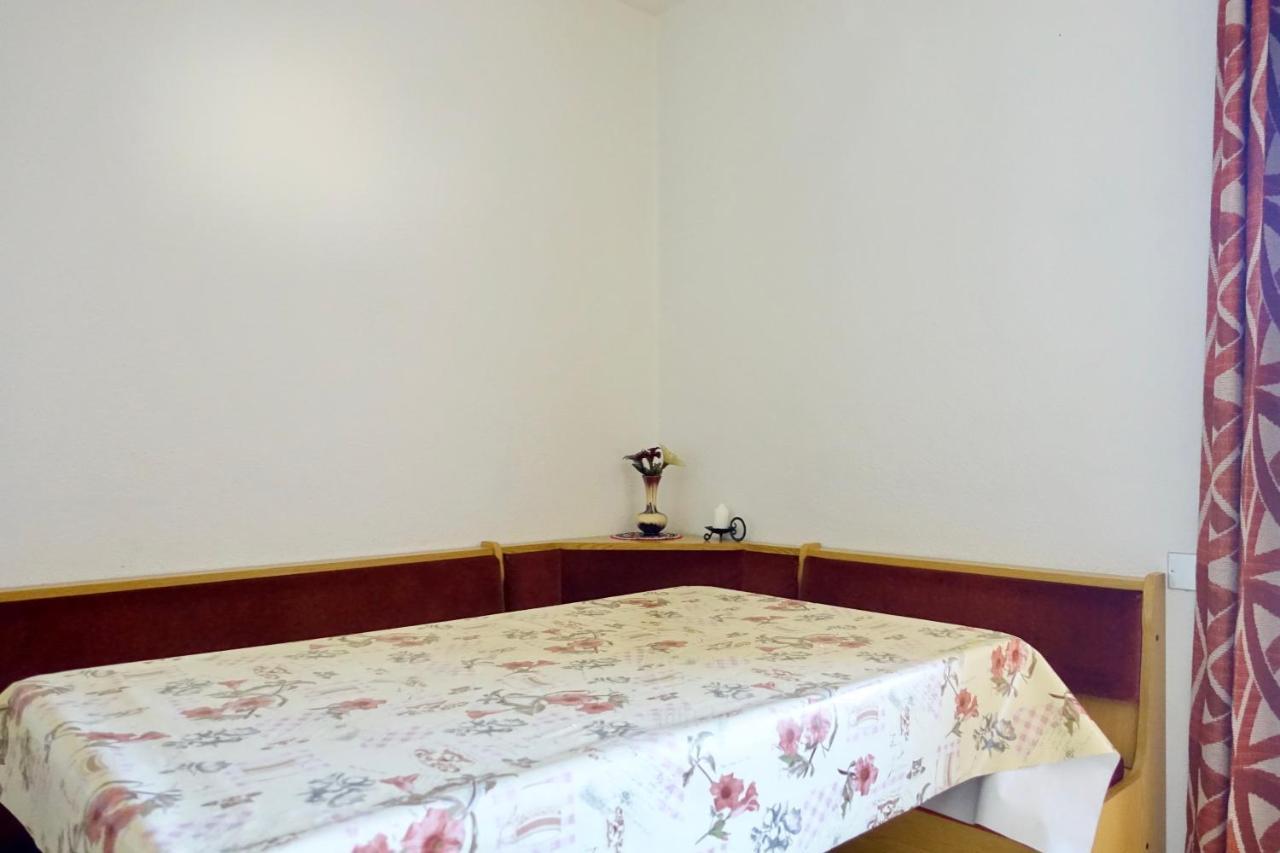 Ciasa Preroman App. Vista Castello Apartment San Martino in Badia Bagian luar foto